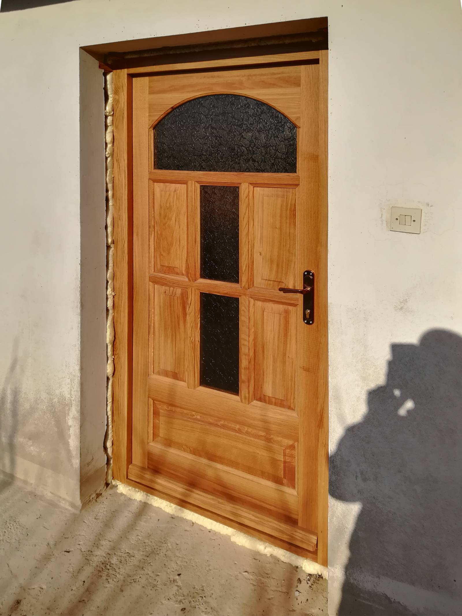 Ulazna i sobna vrata od punog drveta - masiva po meri Smederevo